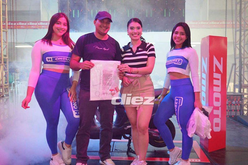 Diario Diez regaló una moto: así fue el ambientazo que se vivió en el Estadio Virtual en Expocentro por la final de la Champions League