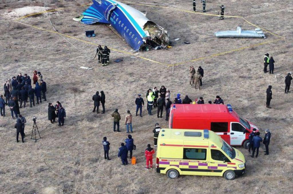 Informe especial: en plena Navidad, avión se estrella y deja gran saldo de muertos en Kazajistán ¿hay sobrevivientes?