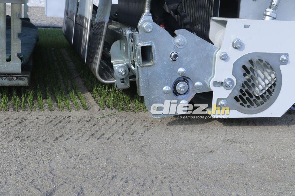Así inició la instalación de la nueva grama híbrida del estadio Morazán en presencia de la presidenta Xiomara Castro