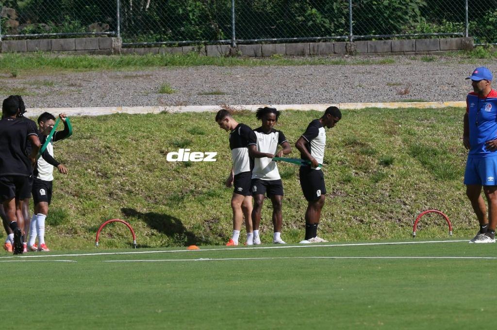 Olimpia sufrirá una baja, busca nuevo fichaje y Espinel le da la bienvenida; así fue el entreno del león previo al clásico con Motagua