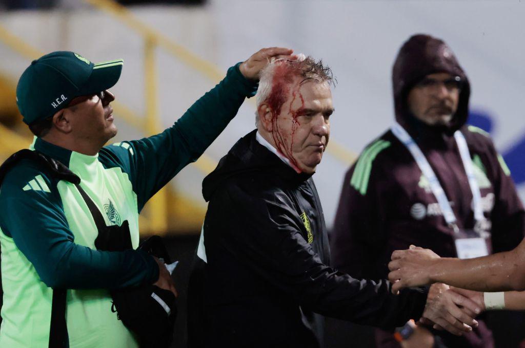 “Salió barato”: la reacción de la prensa hondureña y mexicana al castigo que recibió la ‘H’ tras lo acontecido con Javier Aguirre