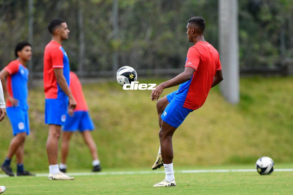 Con dos altas: Olimpia prepara su plan para sorprender al Inter de Miami de Leo Messi y así fue el entreno con Eduardo Espinel