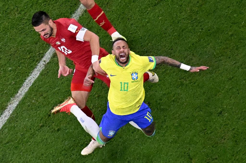 Mazazo a Brasil: ¡Neymar, fuera de combate y se pierde la ronda de grupos junto a otro compañero!
