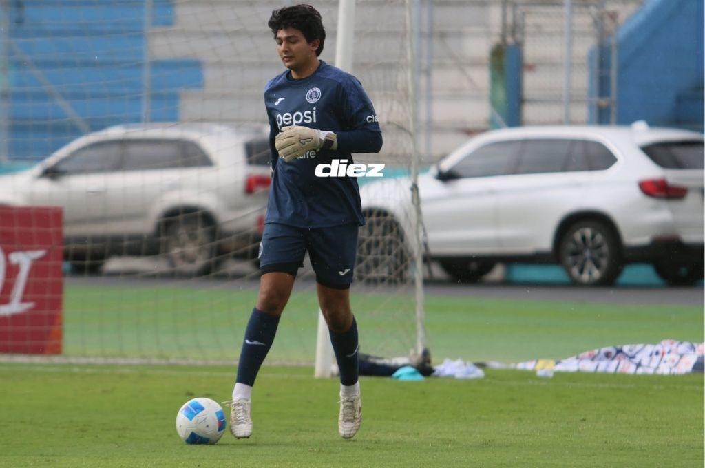 ¿Nuevo fichaje? Con los guantes puestos; así es el nuevo integrante que tuvo Motagua en su entreno previo a enfrentar al CAI