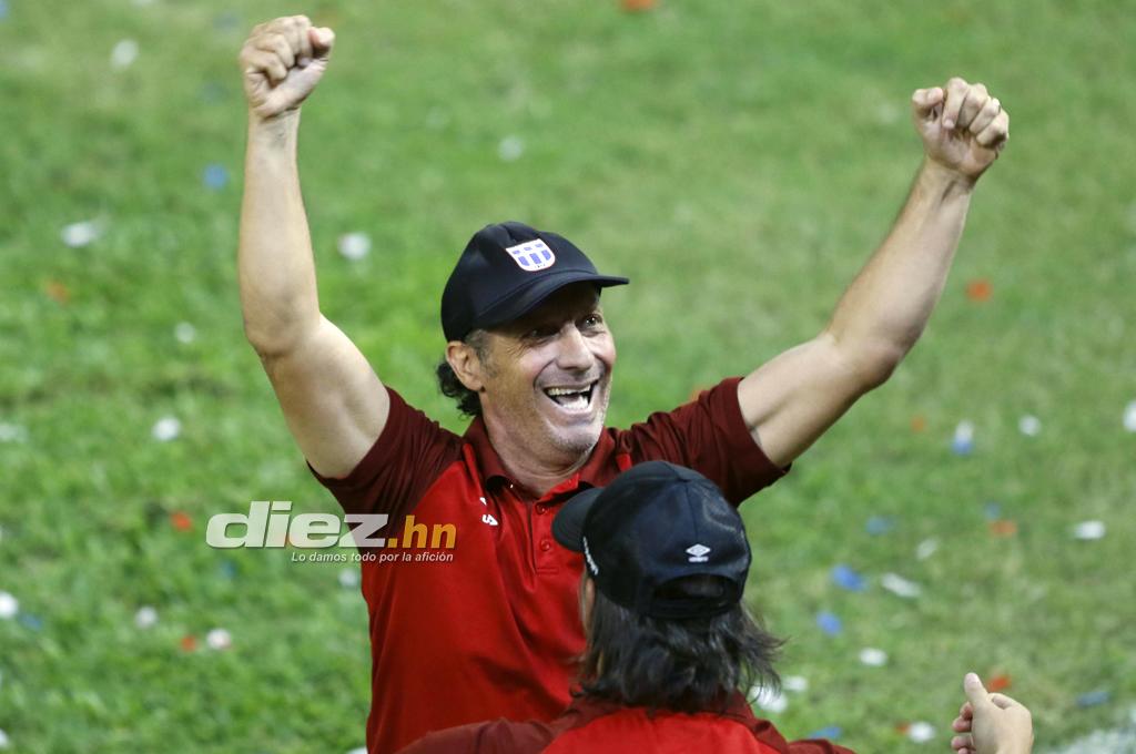 Entrenadores con más triunfos dirigiendo al Olimpia: Pedro Troglio ya superó a Vargas y va tras Chelato Uclés