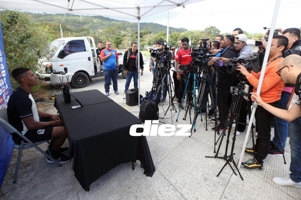Los nuevos fichajes del Olimpia ya trabajan a tope; así fue el entreno del León, el tatuaje de Montiel y cuándo debutará