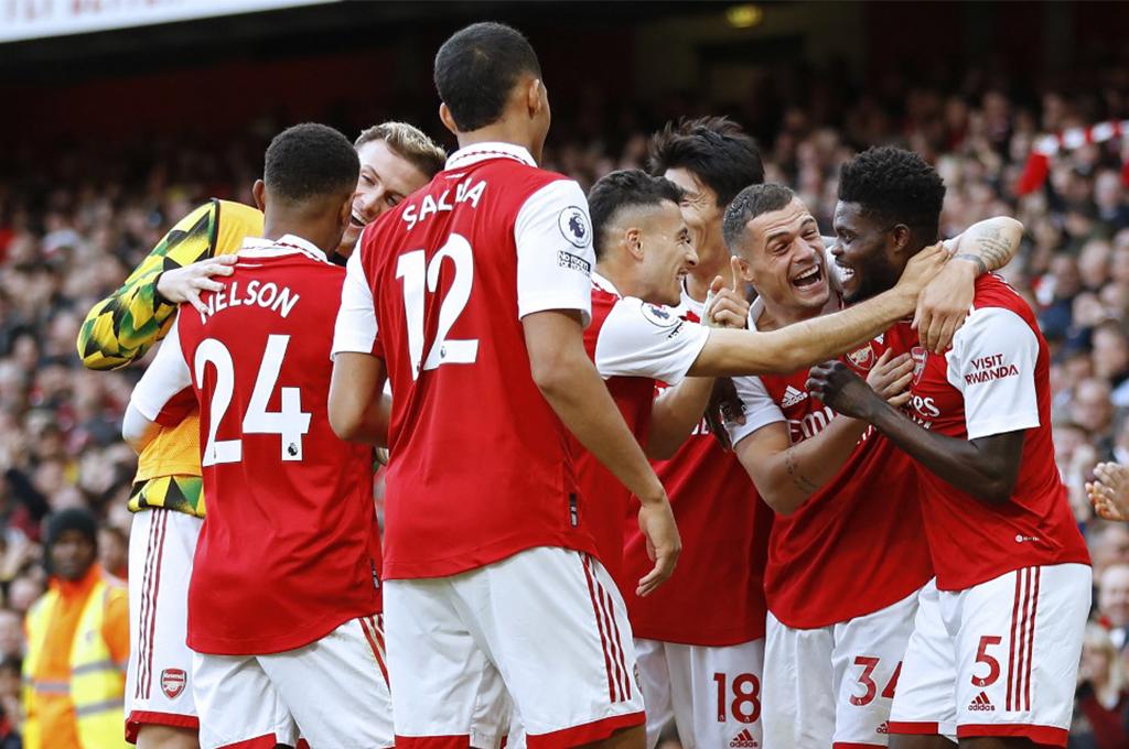 Arsenal baja al City y recupera el liderato de la Premier League tras propinarle paliza al Nottingham Forest
