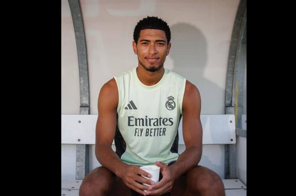 La polémica 'íntima' foto de Bellingham con su novia en sus vacaciones por Italia: las imágenes se hicieron virales