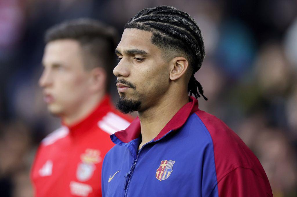 Barcelona confirma la noticia que Ronald Araújo no quería ver; firmó hasta 2026 y Hansi Flick celebra