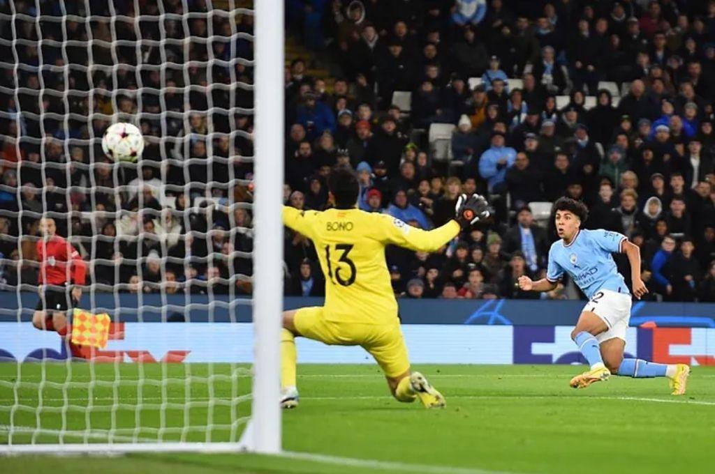 Barca lo 'ficha' hasta el 2030 y deja ir a un jugador, Real Madrid recibe malas noticias y Liverpool lleva 340 millones en fichajes