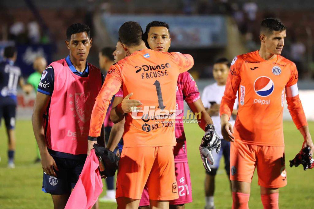 No se vio en TV: La tristeza de “La Tota” Medina, el gesto en Motagua con Marlon Licona y polémica pancarta en el Olímpico