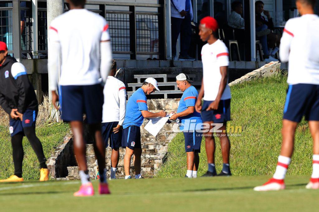 Así fue el penúltimo entrenamiento del Olimpia de cara a la final: Risas, visita especial y regalando firmas