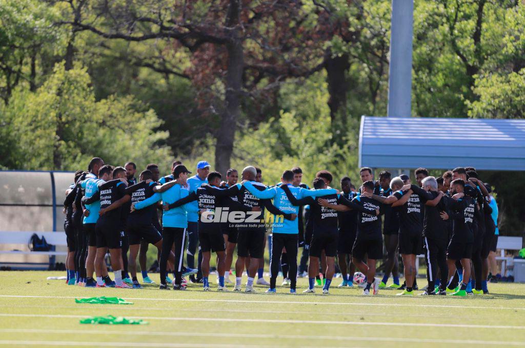 Foto especial por el Día del Padre y dos jugadores trabajaron aparte: Así fue el nuevo entrenamiento de Honduras