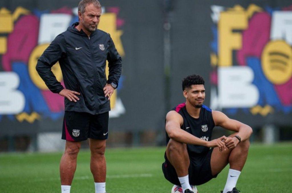 Flick más duro que nunca: revelan el tremendo castigo que pone por llegar tarde a los entrenos del Barcelona: Enviar una foto...