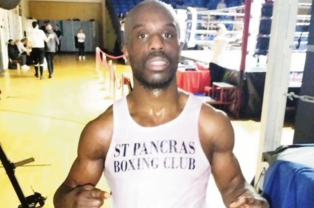 El boxeador británico que murió en su pelea debut como profesional: un nocaut acabó con su vida en cuestión de segundos