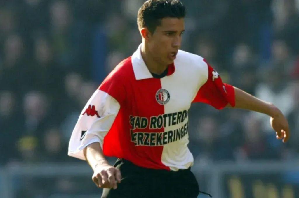 ¿Qué se sabe de Van Persie? Así es la nueva vida del jugador que traicionó al Arsenal y que hizo uno de los mejores goles en un mundial