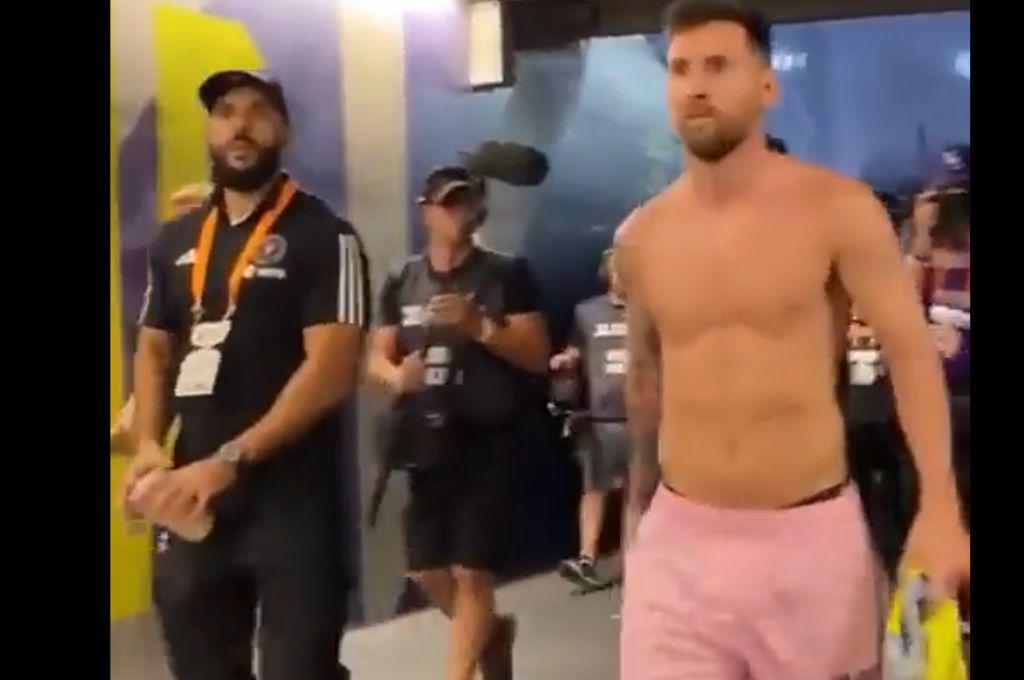 Yassine Cheuko, la marca personal de Messi: lo sigue a los tiros de esquina, lo baja del bus y detiene a sus fans...¿Cuál es su salario?