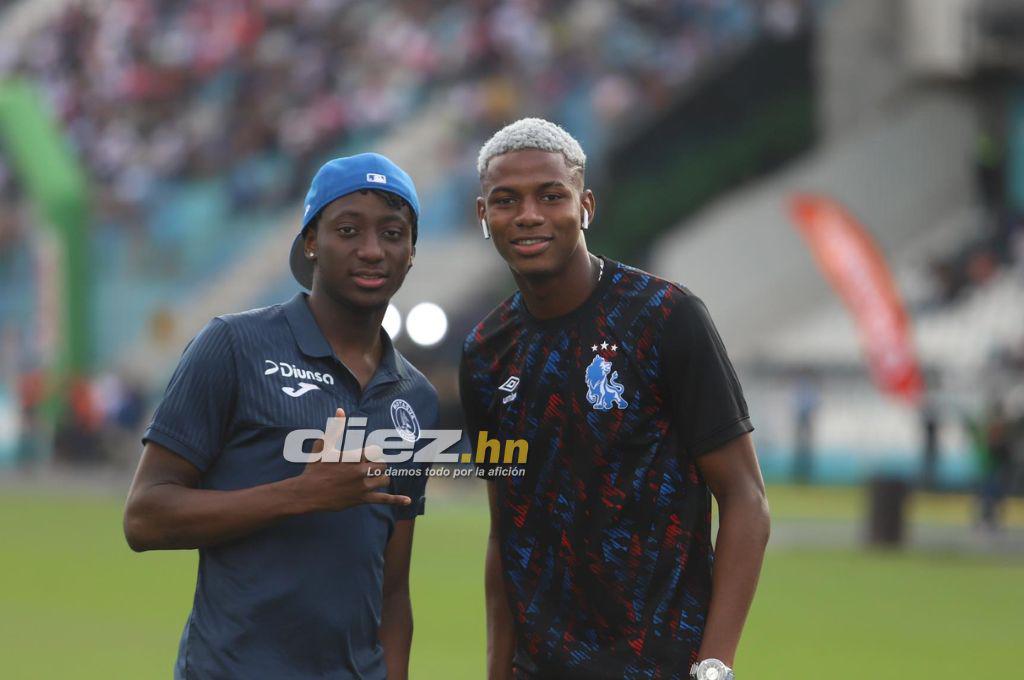 Los feos gestos de Menjívar y Beckeles a la afición de Motagua, el lamento de Auzmendi y el enojo de Troglio con el árbitro