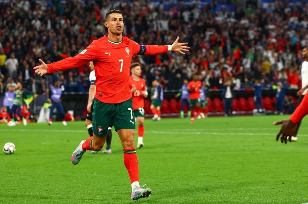 Cristiano Ronaldo cerca del récord: la IA revela cuándo llegará CR7 a los 1,000 goles en su carrera profesional