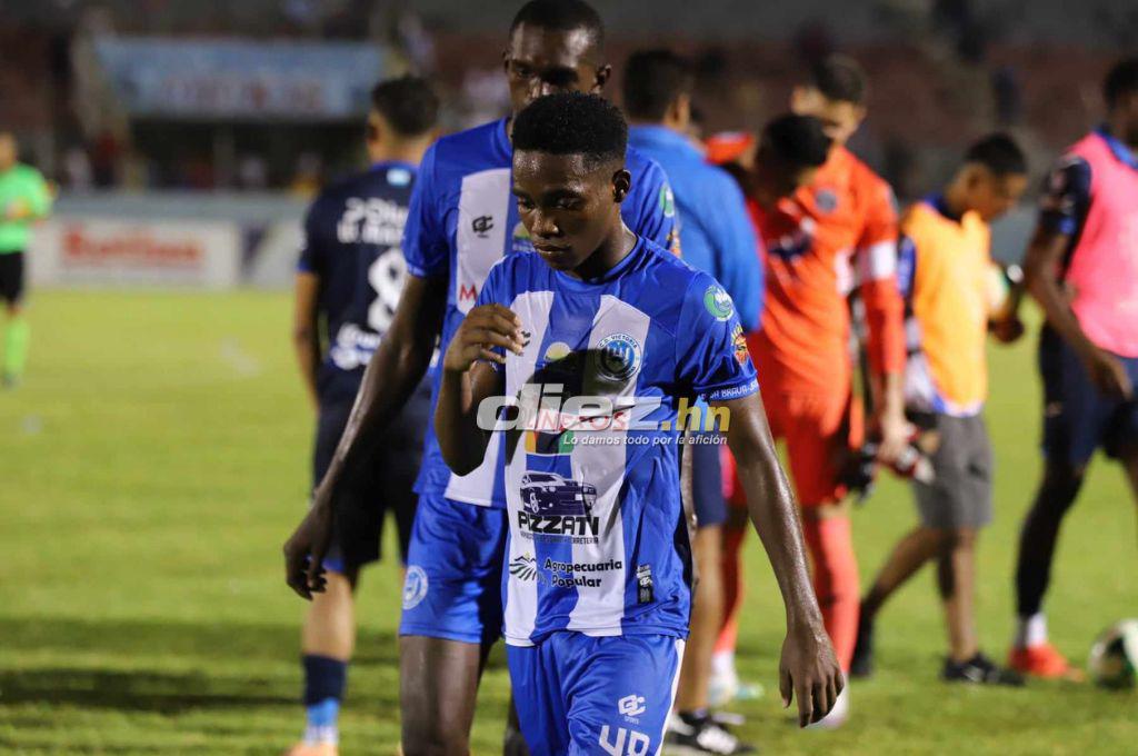 No se vio en TV: La tristeza de “La Tota” Medina, el gesto en Motagua con Marlon Licona y polémica pancarta en el Olímpico