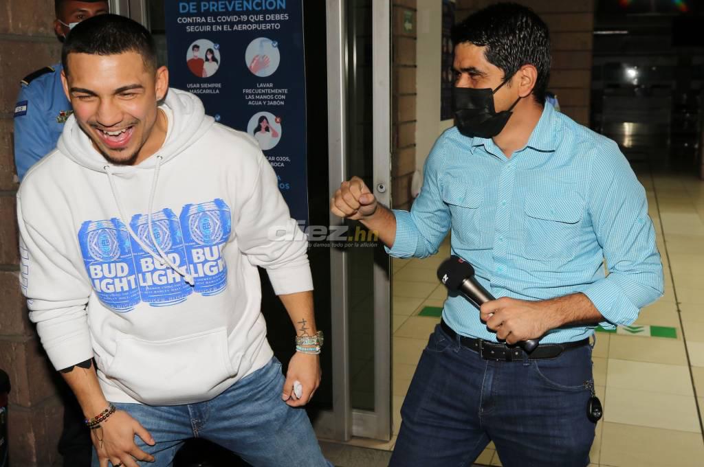 Con seguridad del gobierno y un ‘jab’ a periodista: Así fue la llegada de Teófimo López a Honduras para la toma de posesión