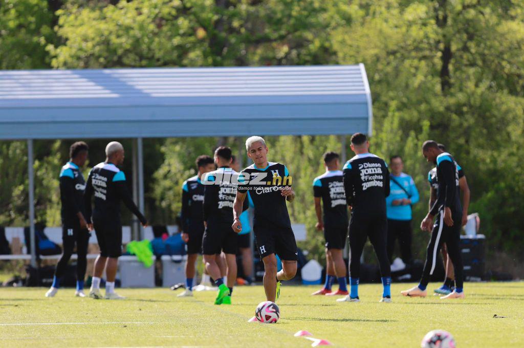 Foto especial por el Día del Padre y dos jugadores trabajaron aparte: Así fue el nuevo entrenamiento de Honduras