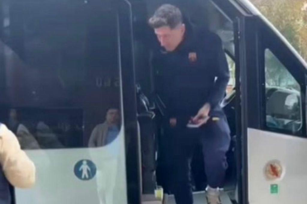 Dos estrellas no asistieron: Barcelona hace magia afuera de la cancha y tiene bonito gesto con niños hospitalizados