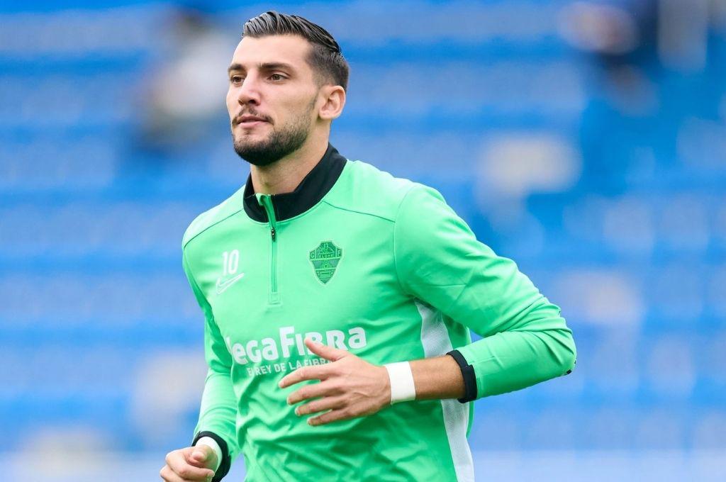 Fue acusado de racismo hace unos días y hoy la Fiscalía de España confirma 10 años de prisión por agresión sexual