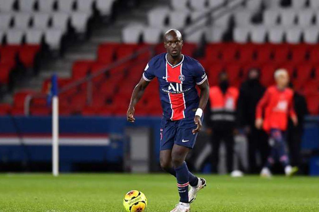 Sergio Ramos podría volver a casa y Real Madrid confirma la baja de un delantero; Barcelona tiene un problemón con su estrella