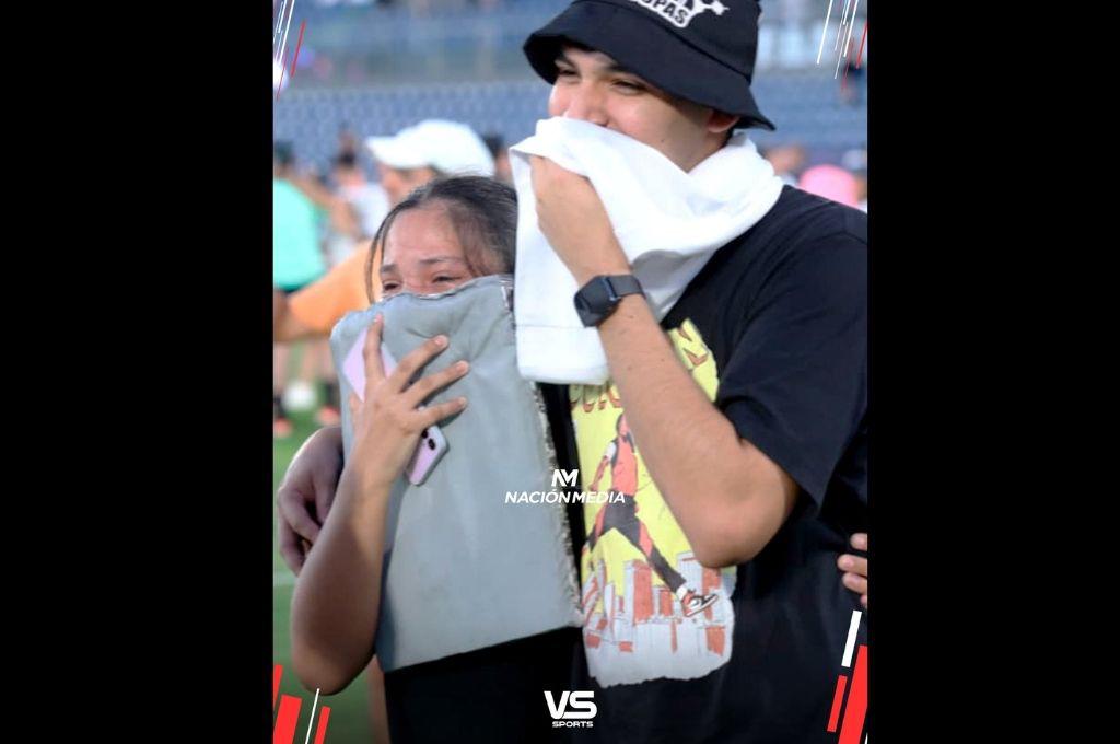 Le dispararon en toda la espalda: así fue el terrible incidente entre la barra y policías en el clásico Olimpia vs Cerro Porteño