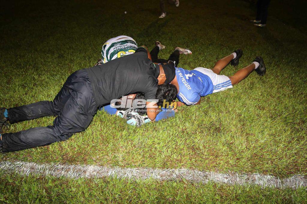 Así fue la eufórica celebración de Juticalpa FC tras conseguir el ascenso a la primera división y la tristeza del Lone FC