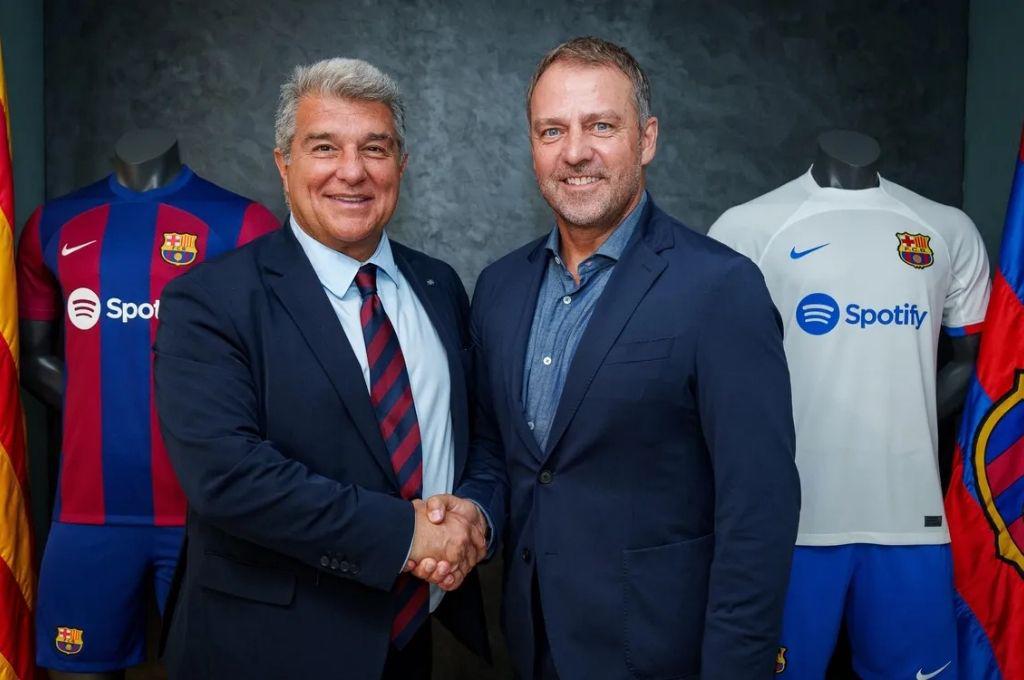 Flick sacude al Barcelona y amenaza a Laporta con no renovar: las exigencias que pone Hansi para seguir al mando