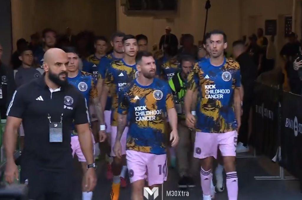 Yassine Cheuko, la marca personal de Messi: lo sigue a los tiros de esquina, lo baja del bus y detiene a sus fans...¿Cuál es su salario?