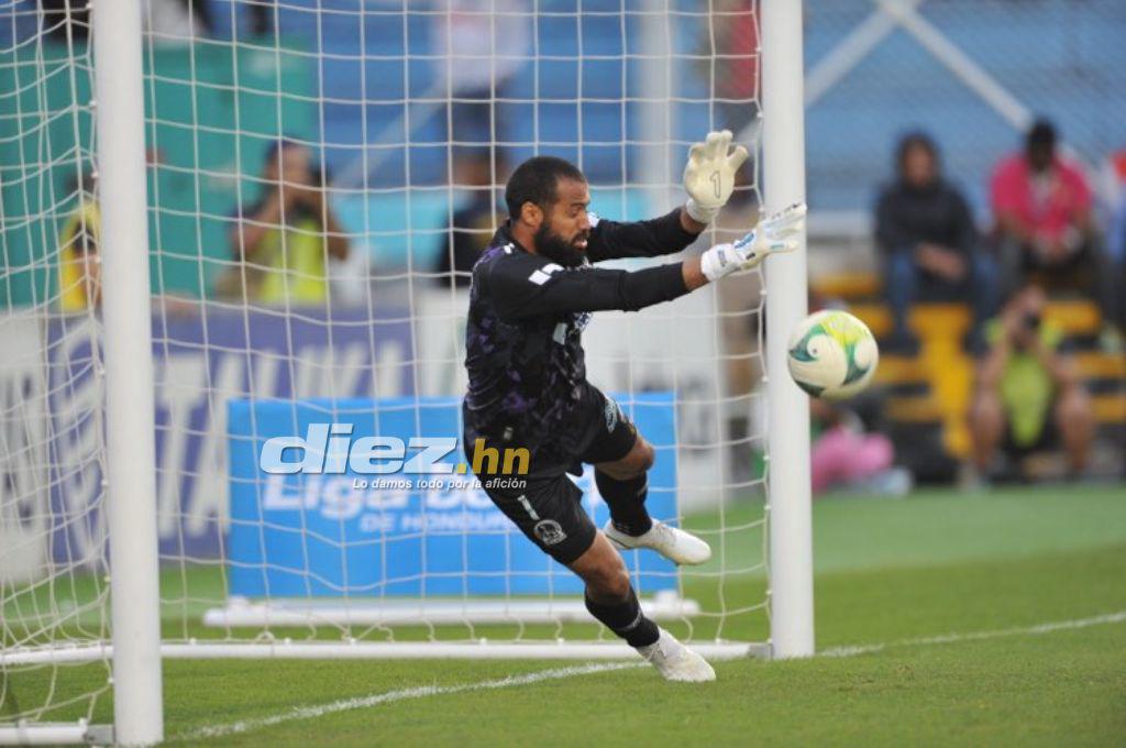 Los feos gestos de Menjívar y Beckeles a la afición de Motagua, el lamento de Auzmendi y el enojo de Troglio con el árbitro