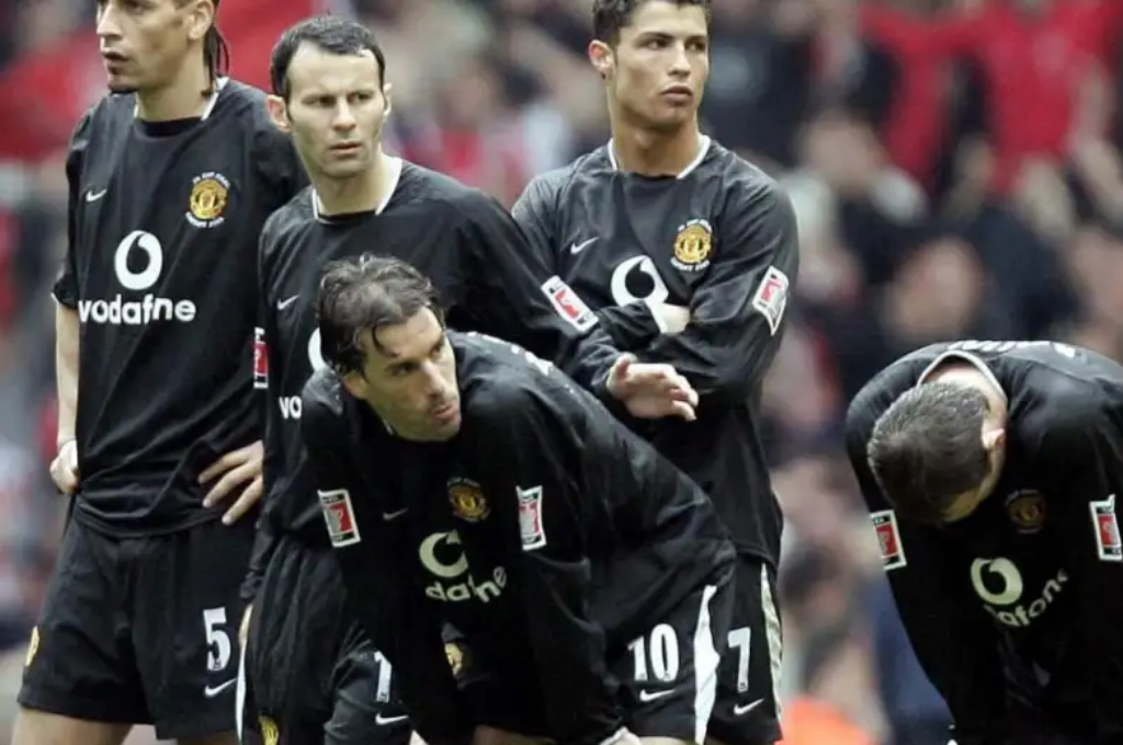 “Bebía casi hasta desmayarme”: el crudo relato de leyenda del Manchester United con su problema de alcoholismo