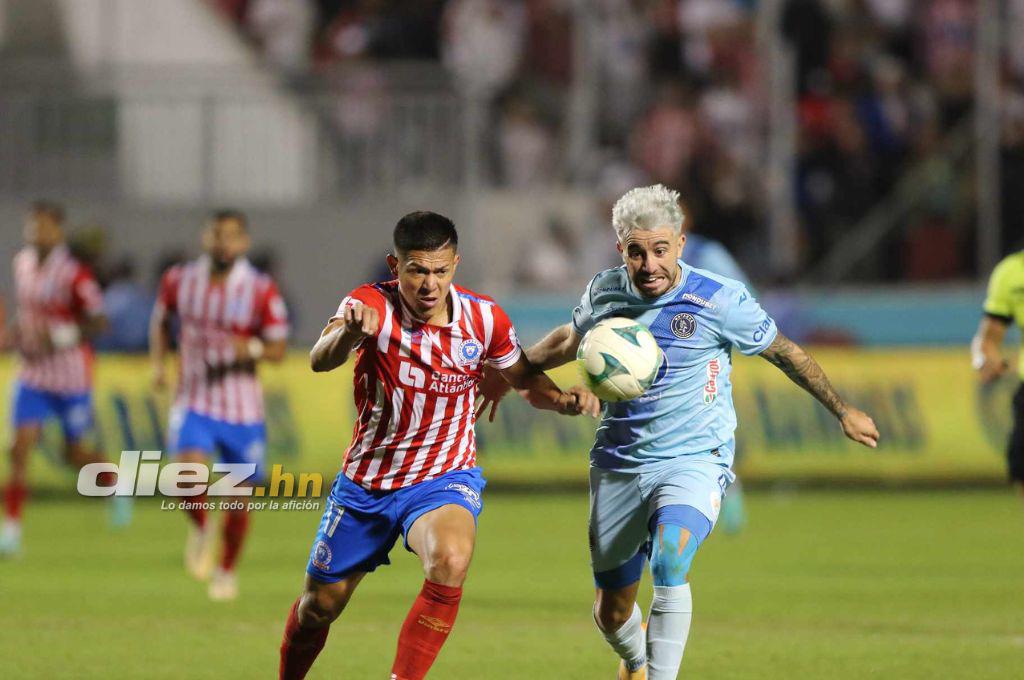 Los feos gestos de Menjívar y Beckeles a la afición de Motagua, el lamento de Auzmendi y el enojo de Troglio con el árbitro