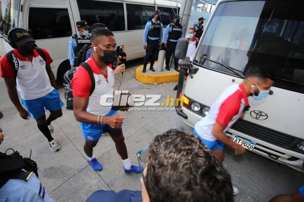 Espectaculares modelos y todo el ambiente que se vive en la semifinal de ida entre Motagua y Olimpia