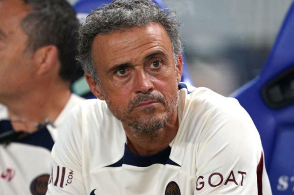 Problema para Luis Enrique: El PSG anuncia el futbolista que no volverá a jugar hasta el 2024 por su lesión de tobillo