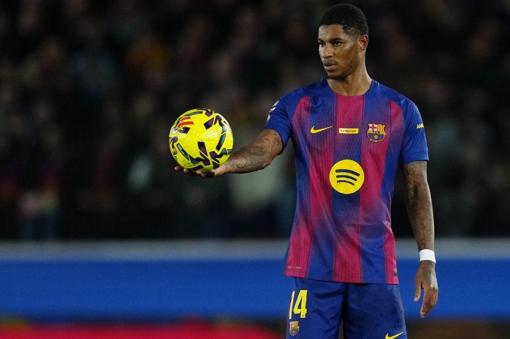 Dos estrellas no asistieron: Barcelona hace magia afuera de la cancha y tiene bonito gesto con niños hospitalizados