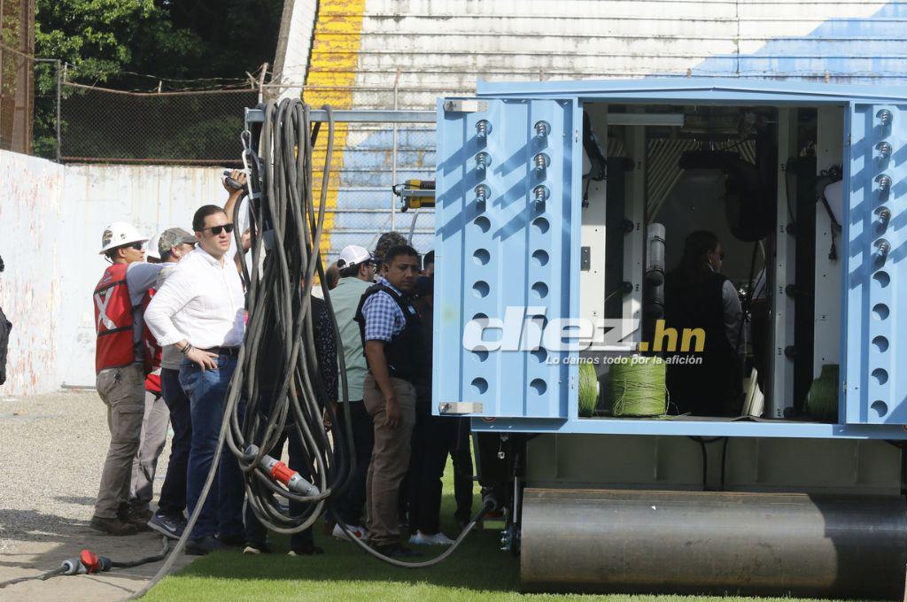 Así inició la instalación de la nueva grama híbrida del estadio Morazán en presencia de la presidenta Xiomara Castro