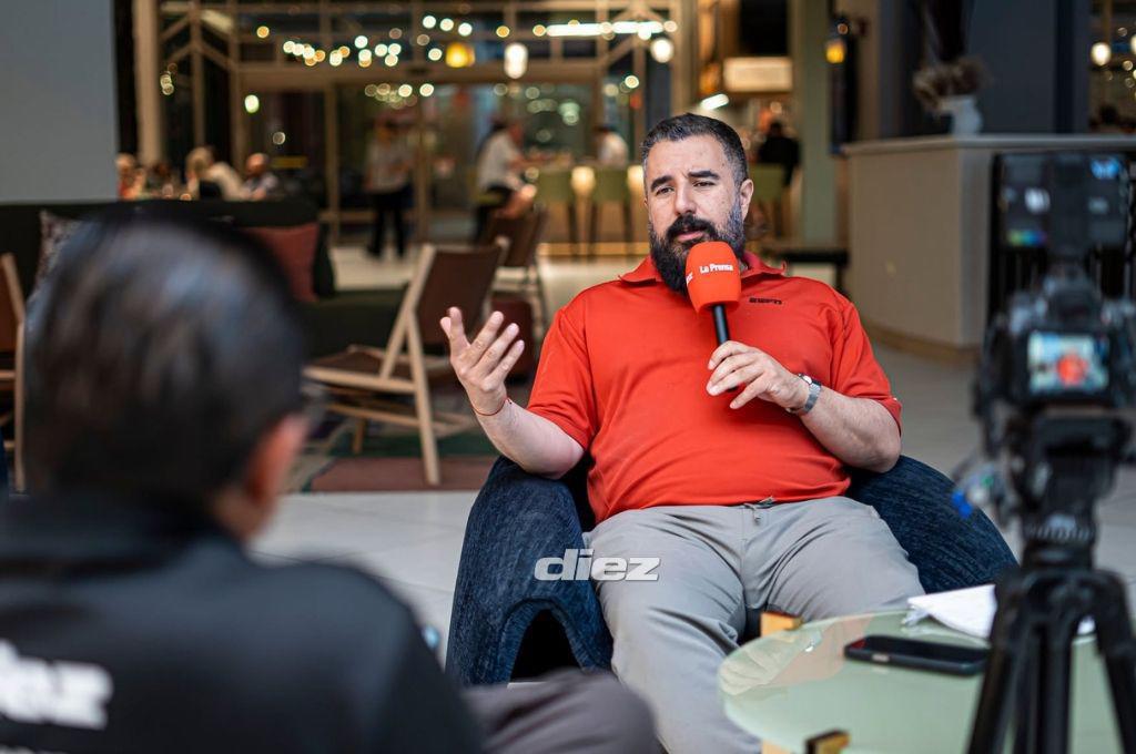 Polémica en ESPN: el error de Álvaro Morales con el actor Pedro Pascal que ha provocado su salida del canal