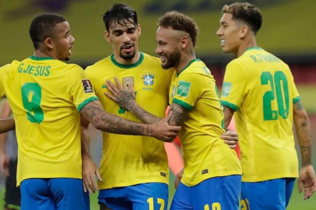 Nadie quiere el puesto: El técnico que rechaza dirigir a la selección de Brasil y prefiere renovar con su club