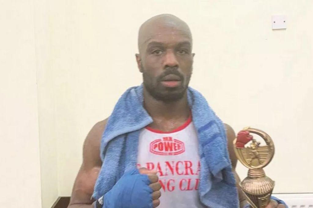 El boxeador británico que murió en su pelea debut como profesional: un nocaut acabó con su vida en cuestión de segundos