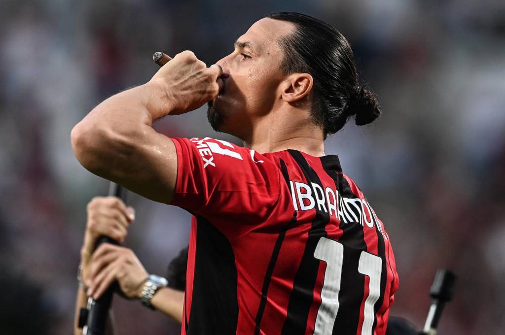 Excompañero de Ibrahimovic lo destroza: ‘‘Es un señor de 40 años y no hizo nada para que el Milan ganara el Scudetto; le gusta ser el centro de atención’’