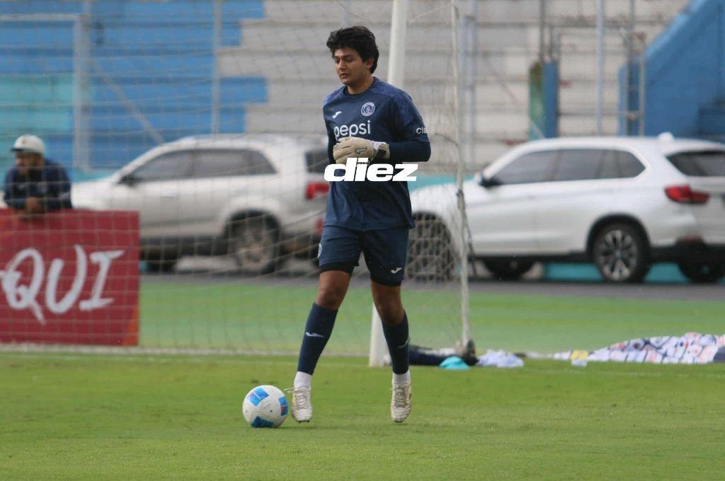 ¿Nuevo fichaje? Con los guantes puestos; así es el nuevo integrante que tuvo Motagua en su entreno previo a enfrentar al CAI