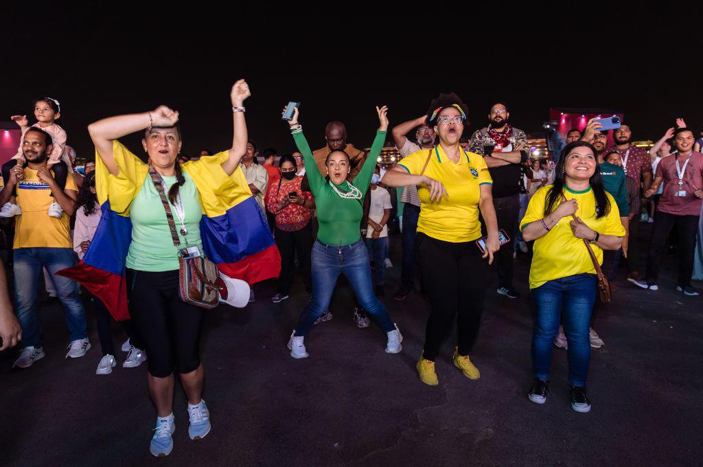 ¡Estrellas del fútbol! Kempes, Casillas y otros campeones del mundo asistieron al Fan Festival y al partido Qatar-Ecuador