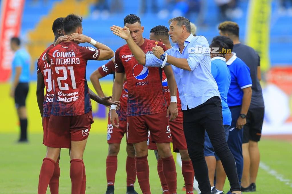 ‘Tota’ Medina, DT de Motagua: “El título es sufrido, trabajado; Real España nos puso en jaque desde el principio”