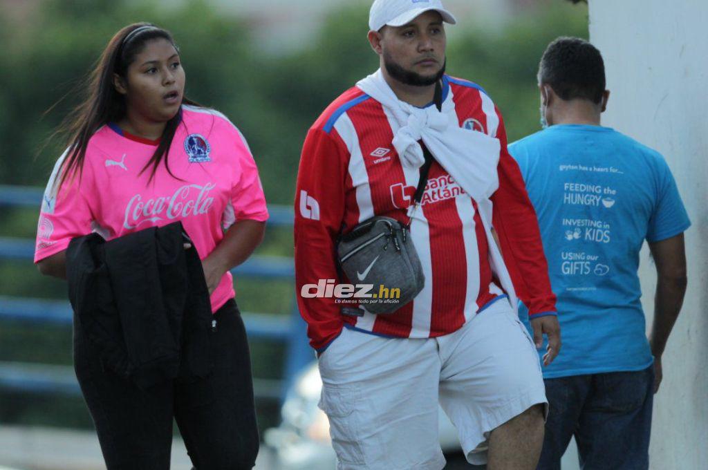 Mensaje a Municipal, el carro que se quedó botado y las chicas: ambientazo previo al partido de Olimpia por Liga Concacaf