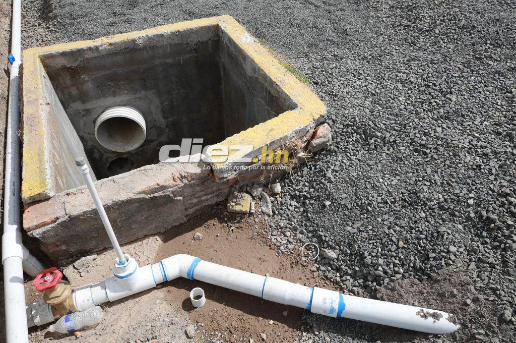 Así luce el estadio Nacional Chelato Uclés en sus fases finales del proceso de cambio de césped ¿Cuándo estará listo?