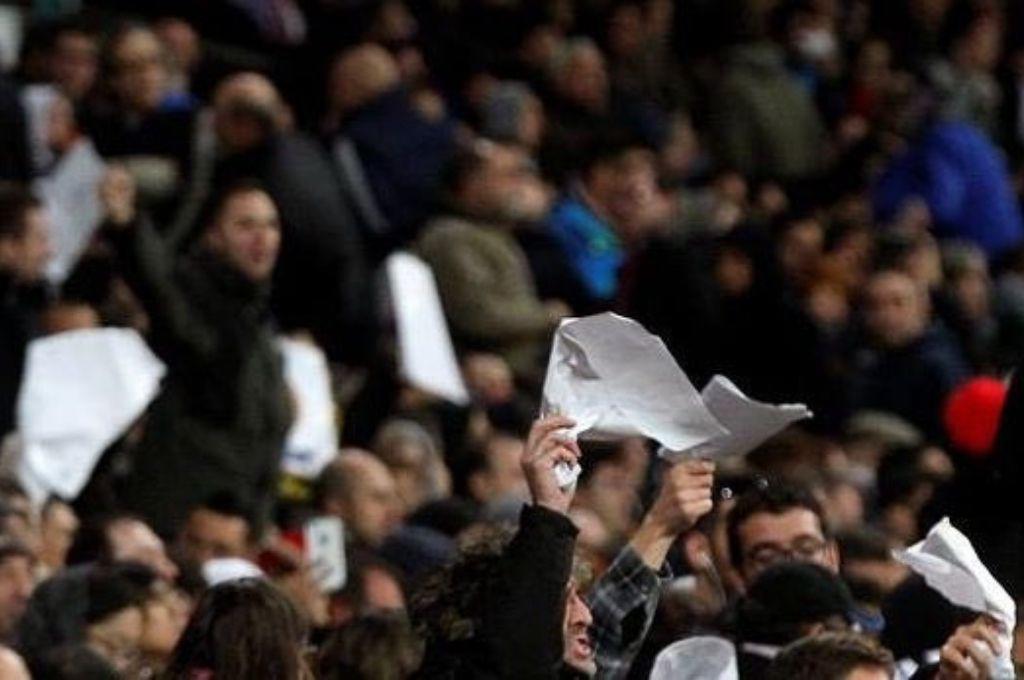 El robo del Real Madrid al Levante, jugador llora por los pitidos y Kervin Arriaga fue castigado en el Bernabéu